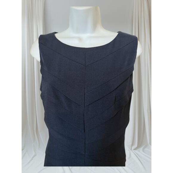 Adrianna Papell Navy Tiered Sheath Dress Size 12 Sleeveless Classic Cocktail - Picture 4 of 10
